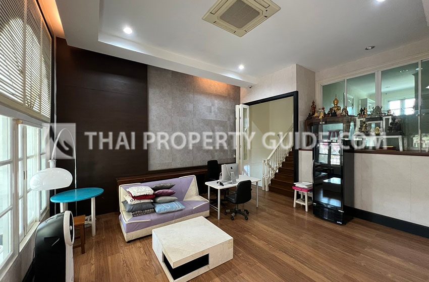 Townhouse in Sukhumvit 